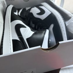 Air Jordan 1 Mid