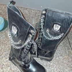 Size 9 WOMEN'S BLACK PUNK BOOTS - 40$