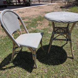 Boutique Table And Chair 