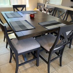 Dining room, kitchen table