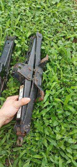 Car scissors jack