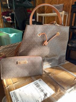 Michael Kors Handbag and Wallet Set