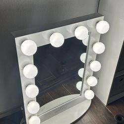 Vanity Mirror Hollywood Lights