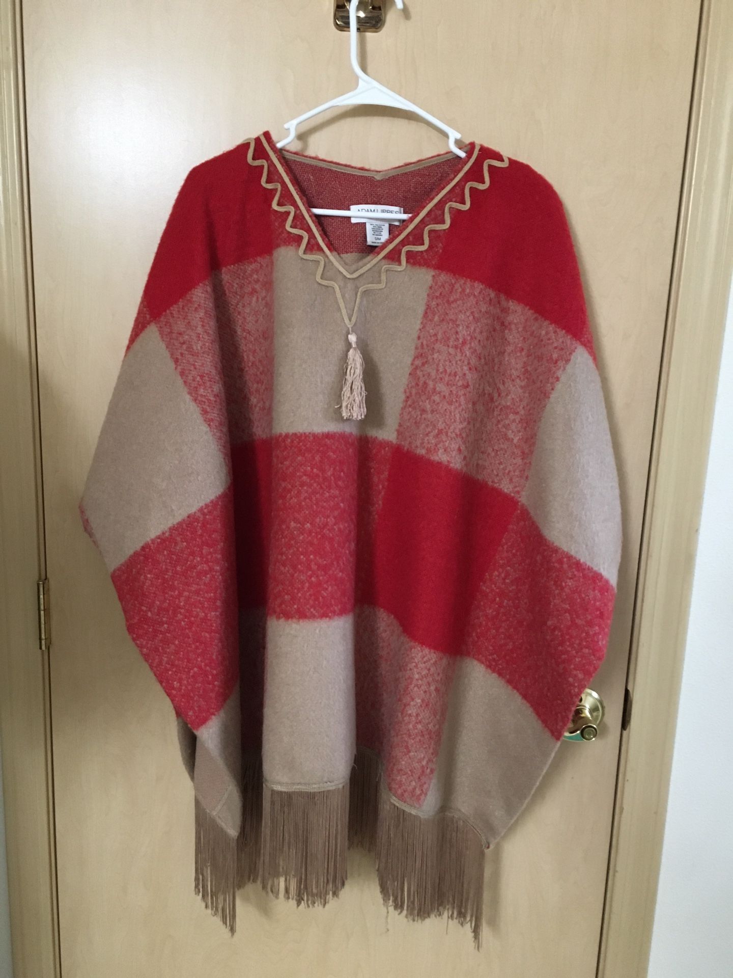 Like New Beautiful Red And Tan Heavy Poncho/Wrap. Smoke Free Home. Size S/M   polyester and wool 