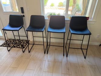 Signature Design by Ashley Pub Height Bar Stool, Set of 4, 30 Inch Black