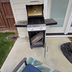 Dyno-Glo Two Burner LP GAS THIS NOT A PROPANE BBQ Grill