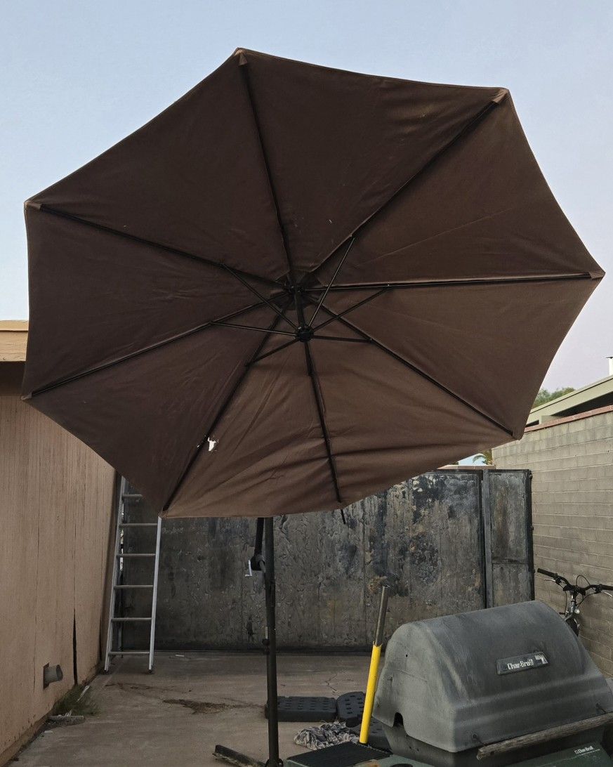 Outdoor Crank Lift Adjustable Umbrella