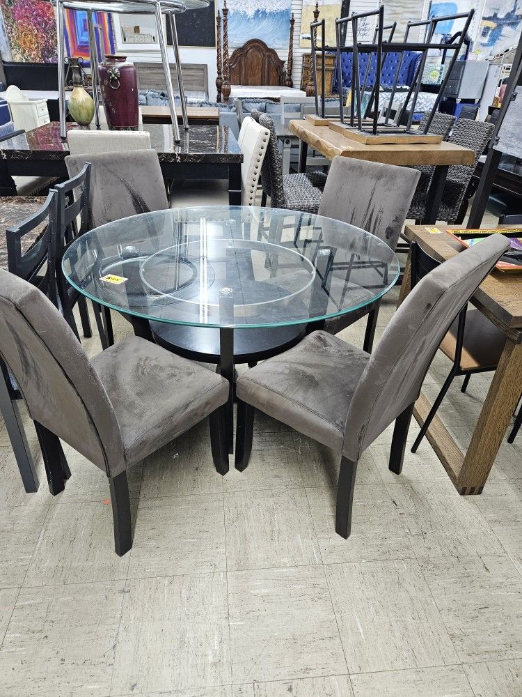 Nice Dining Table Set 