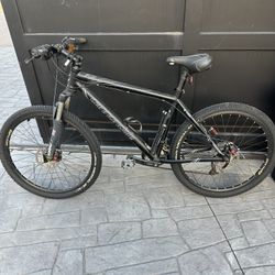 2010 Cannondale F5 Trail bike LARGE /   Cycle OPS Home Trainer / Bike Rack 