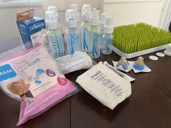 Assorted Baby Bottles (Mostly Unused)