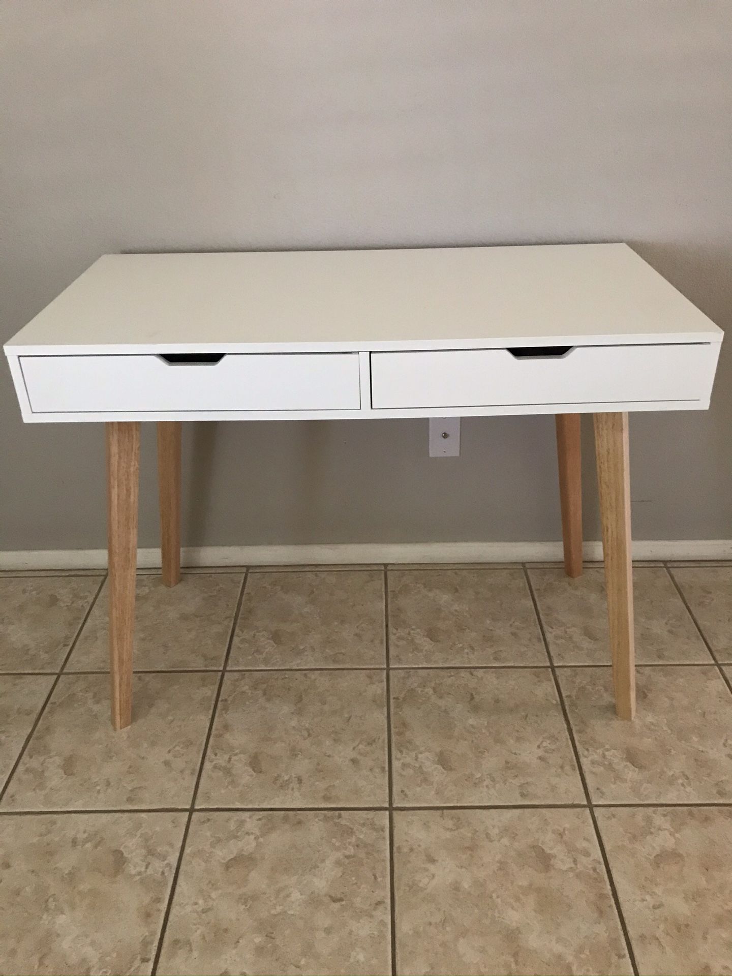 New White desk $160 dimensions shown in pic