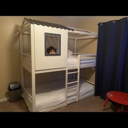 Twin Bunk Beds 