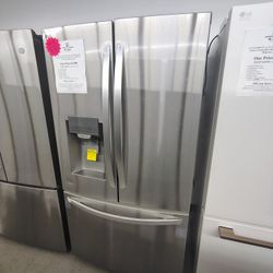$1400(MSRP$3099, Save $1699) LG French 3 Door Refrigerator With Dual Ice Maker and Craft Ice 