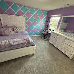 Queen Bed With frames , Matters And Dressing Table