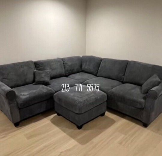 Beautiful Corduroy Sectional Sofa With Ottoman Brand New ‼️