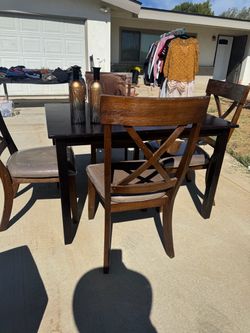 4 chair dining table