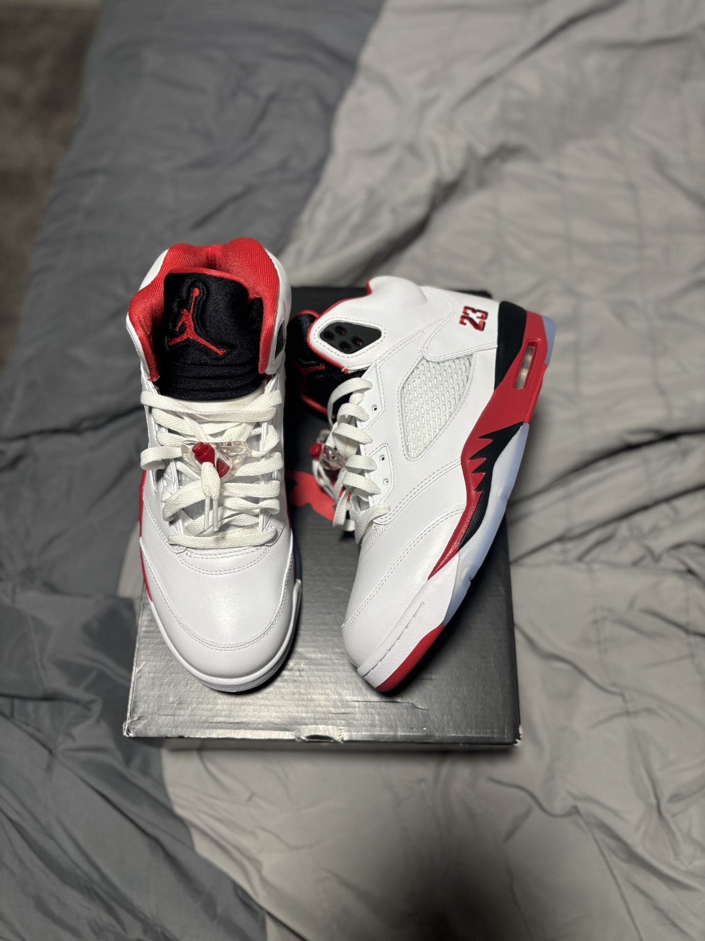 Jordan 5 Fire Red