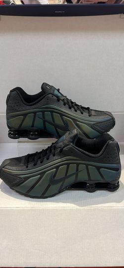 NIKE SHOX R4 SE “BLACK SEAWEED”