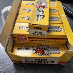 NGK BR8HS Spark Plug - Package Of 10 - New 