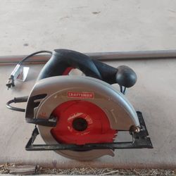 Craftsman Saw With Case