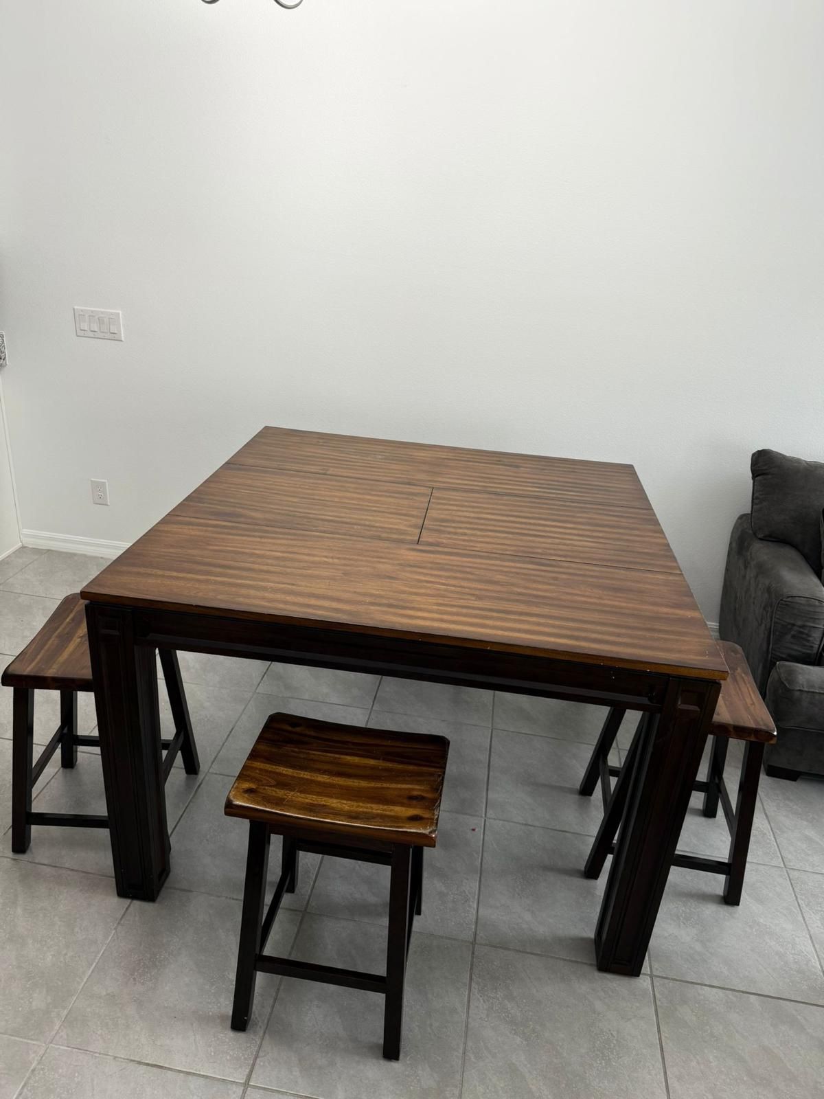 Wooden table 4-6 seats, 4 chairs