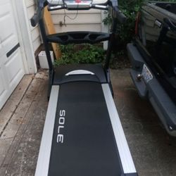 Sole F-80 TREADMILL 