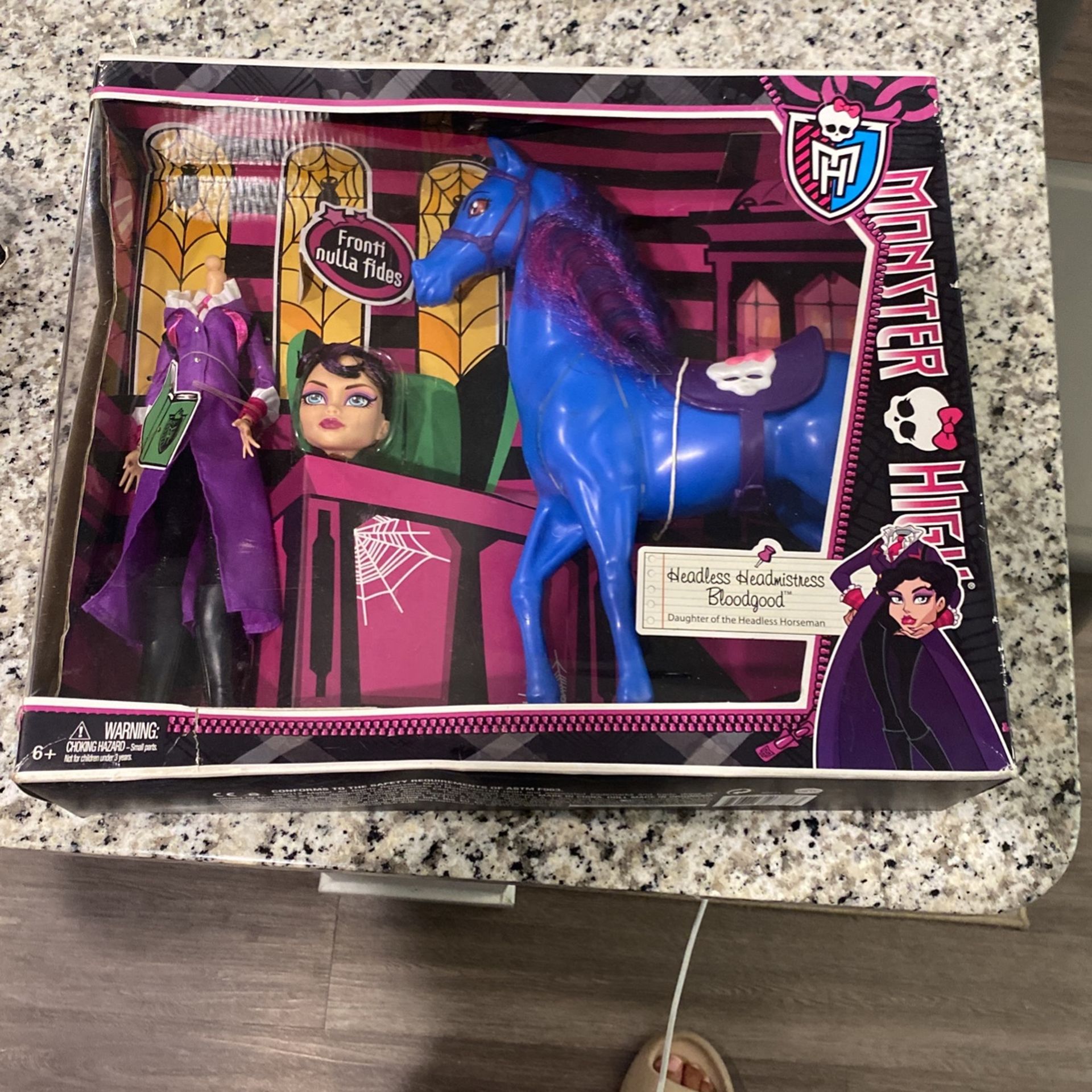 Monster High Headless Headmistress Bloodgood