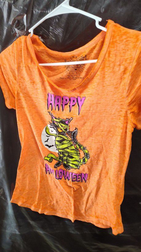 Women's "Happy Halloween" Shirt Size Medium