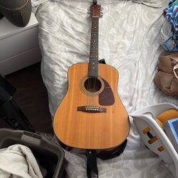 Acoustic Guitar (Fender) 