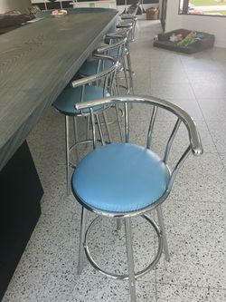 PICKUP TODAY! swivel barstools
