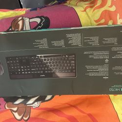 Logitech MK750 Solar Wireless Keyboard + Mouse 
