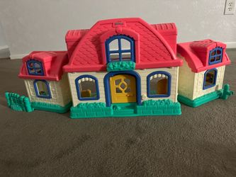Early 2000s Fisher Price Little People Collection