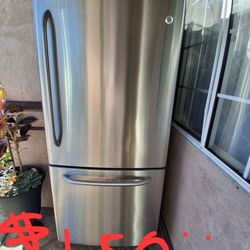 GE Refrigerator