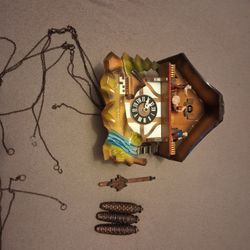 Vintage Cuckoo Clock ,200 Dlls