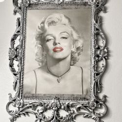 Marilyn Monroe Cloth Like Material Poster + Antique Frame