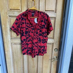 Hot Topic Red Black Skull All Over Print Button Up Shirt Top Short Sleeve SM