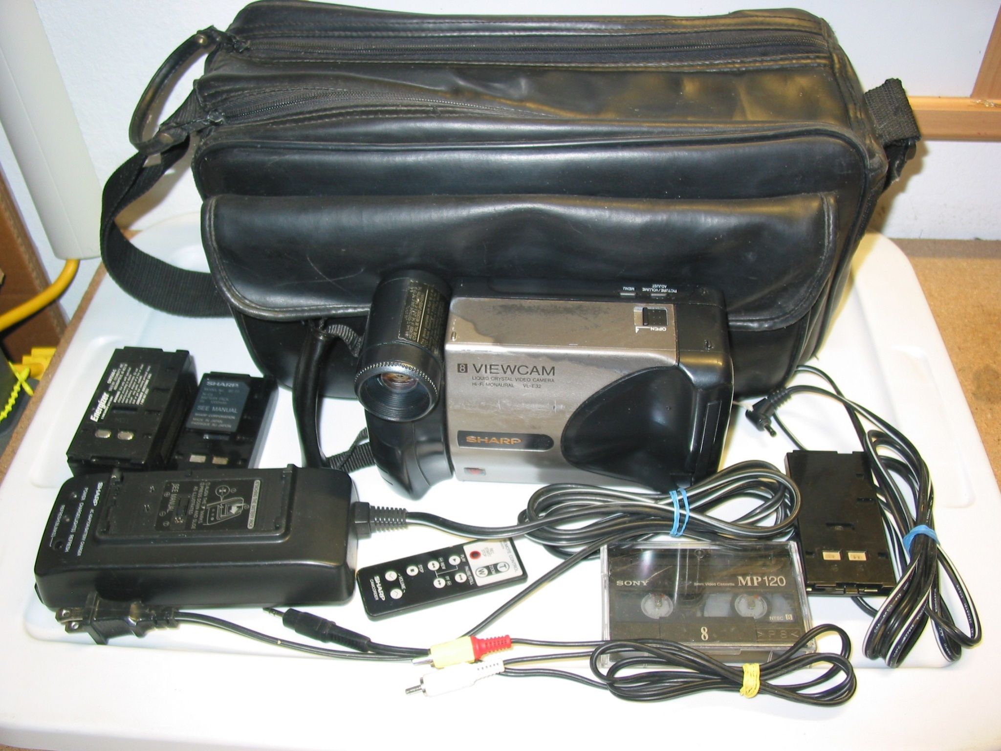 Vintage Sharp ViewCam VL-E32U Video8 Video camcorder 8mm Cassette Playback Tape Player Camera