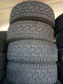 Tengo un set de llantas usadas 265 60 18 de la marca pireli