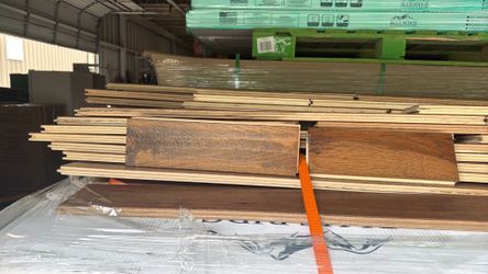 Blue Ridge Hardwood Flooring Vintage Barrel Hickory 3/4 in. T x 4 in. W Hand Scraped Solid Hardwood Flooring (16 sq.ft../case)