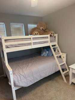 Bunk bed and vanities