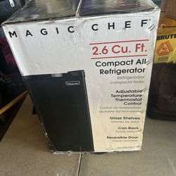 2.6 Cubic FT Magic Chef Mini Fridge