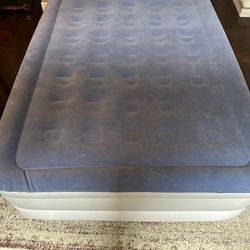 SoundAsleep Dream Series Air Mattress With ComfortCoil Technology & Internal High Capacity Pump - Full