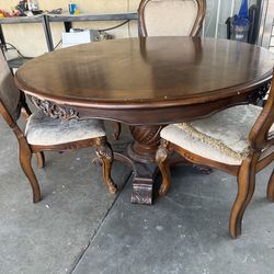 Round dining Table