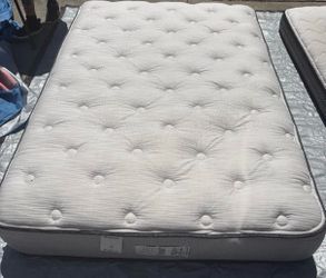 FULL size Beautyrest mattress