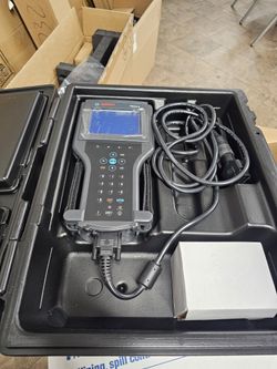 BRAND NEW NEVER USED BOSCH TECH 2 SCANNER