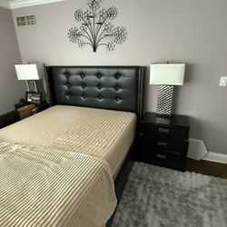 Leather Queen Bedroom Set With 2 Night Stand 