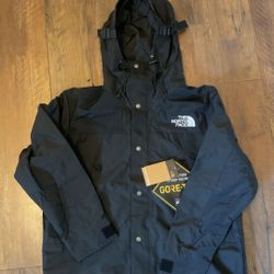 The North Face Goretex Mountain Jacket Large