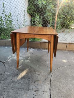 Vintage walnut Extendable dining table
