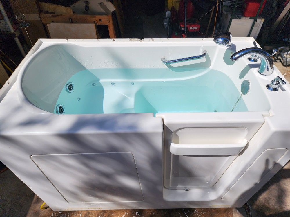 Walk In Tub for Sale in San Antonio, TX OfferUp