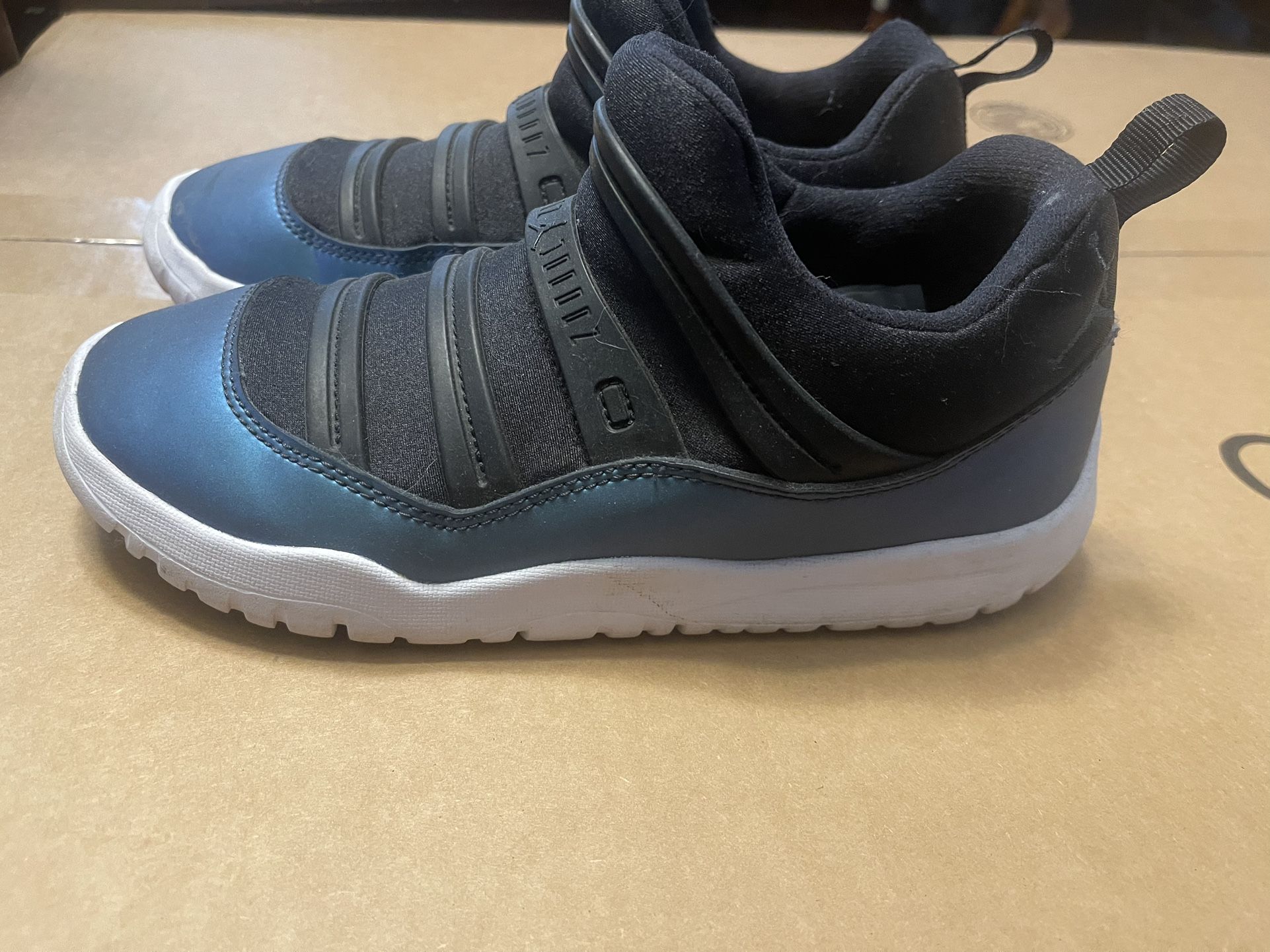 Nike Air Jordan 11 Retro
